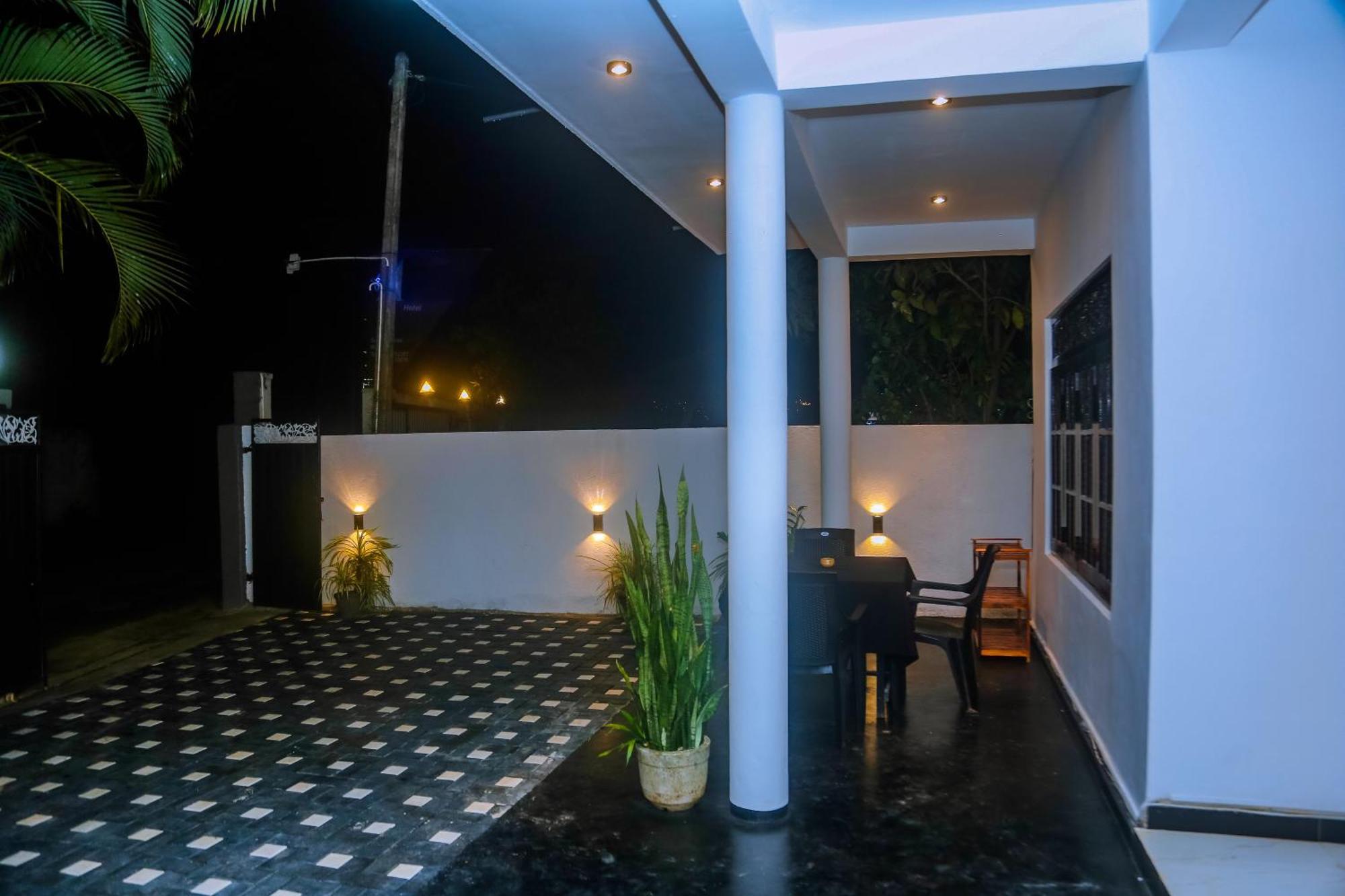 Hotel Mirissa Breeze Esterno foto