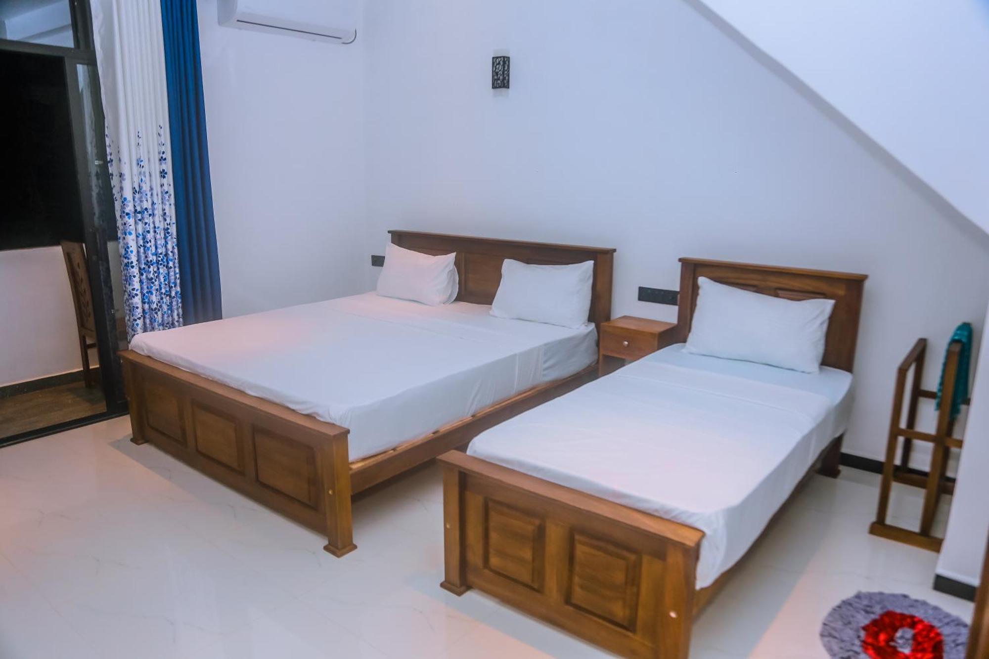 Hotel Mirissa Breeze Esterno foto