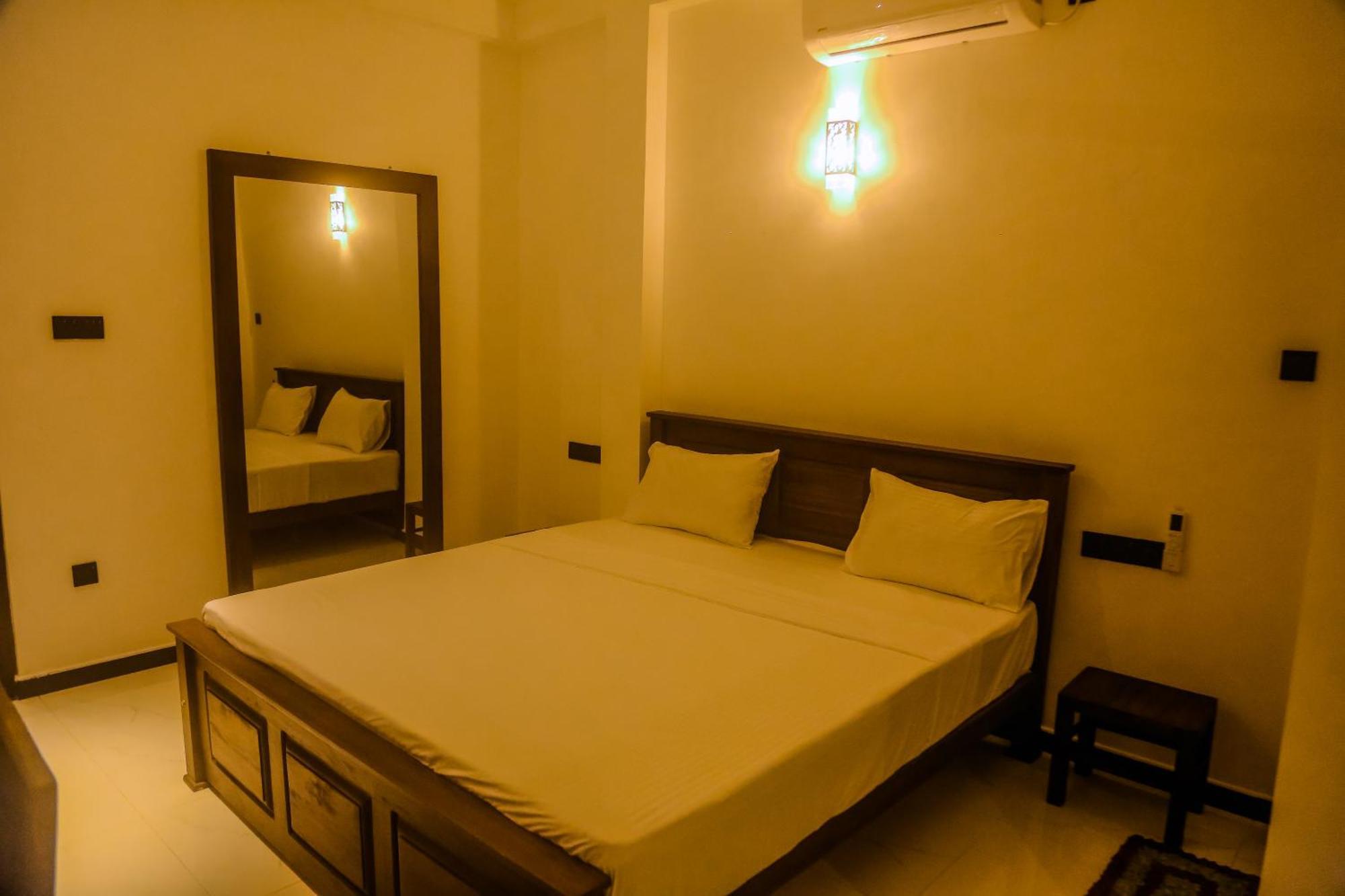 Hotel Mirissa Breeze Esterno foto