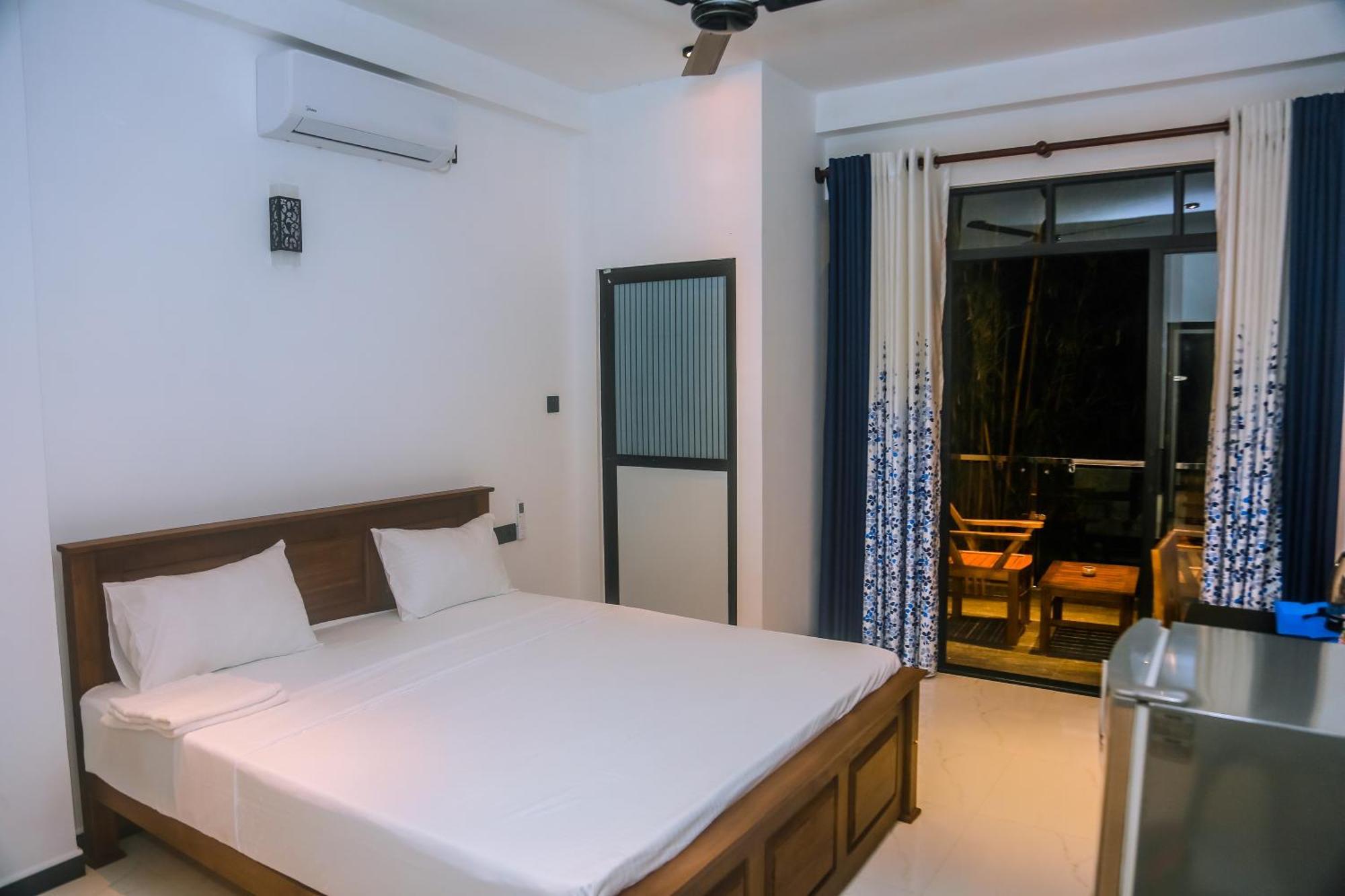 Hotel Mirissa Breeze Esterno foto