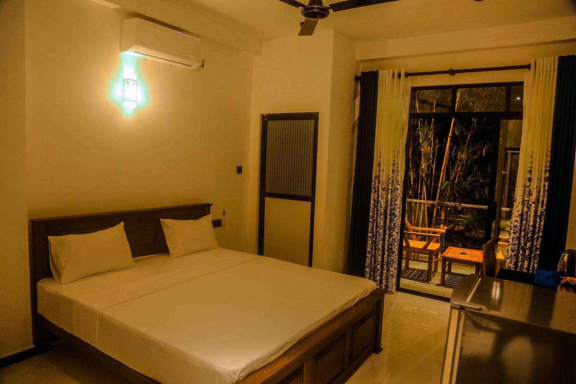 Hotel Mirissa Breeze Esterno foto