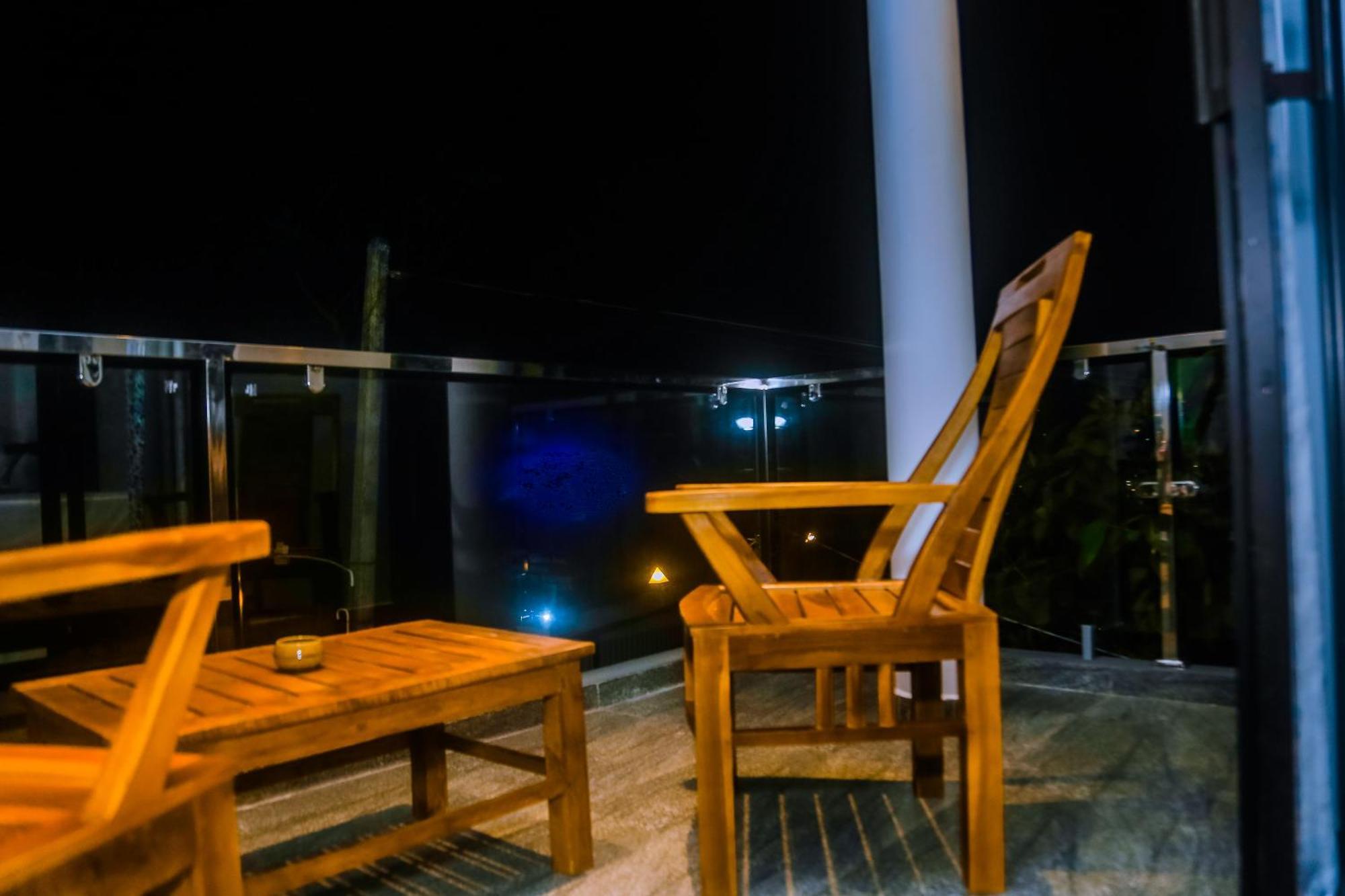 Hotel Mirissa Breeze Esterno foto