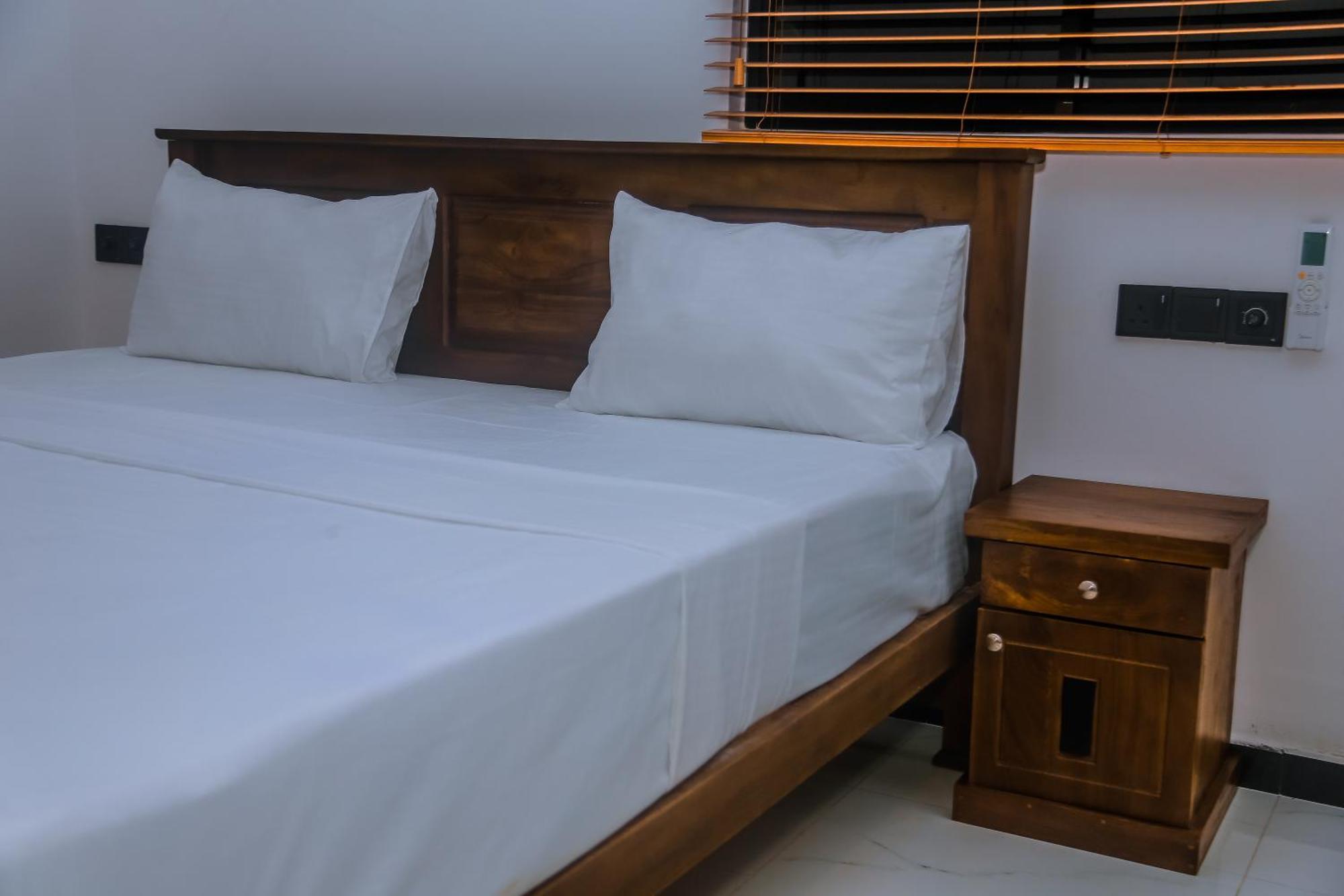 Hotel Mirissa Breeze Esterno foto