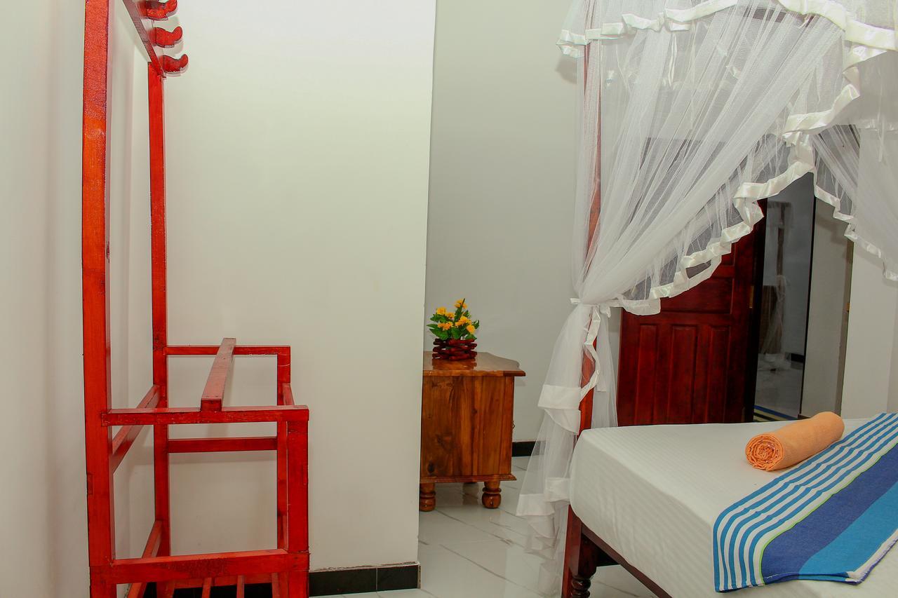 Hotel Mirissa Breeze Esterno foto